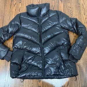 Athleta Lofty Down Puffer Jacket Black Medium 800 fill down Coat full zip